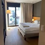 فندق De L'ours 3*