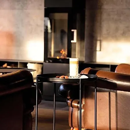 De L'ours Hotel 3*