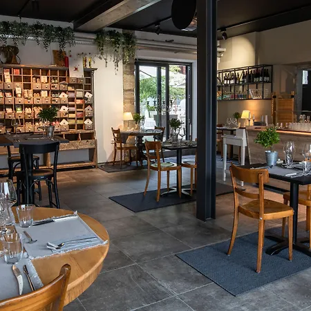 De L'ours Hotel Preles