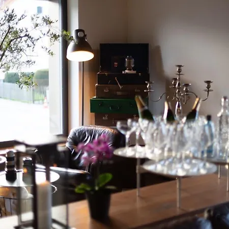 Hotel De L'ours Preles